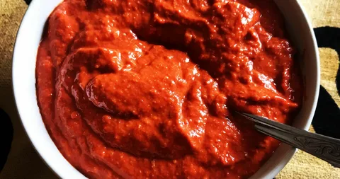 تصویر 1 از رب گوجه همدانی با کیفیت کنترل شده و بهداشتی
